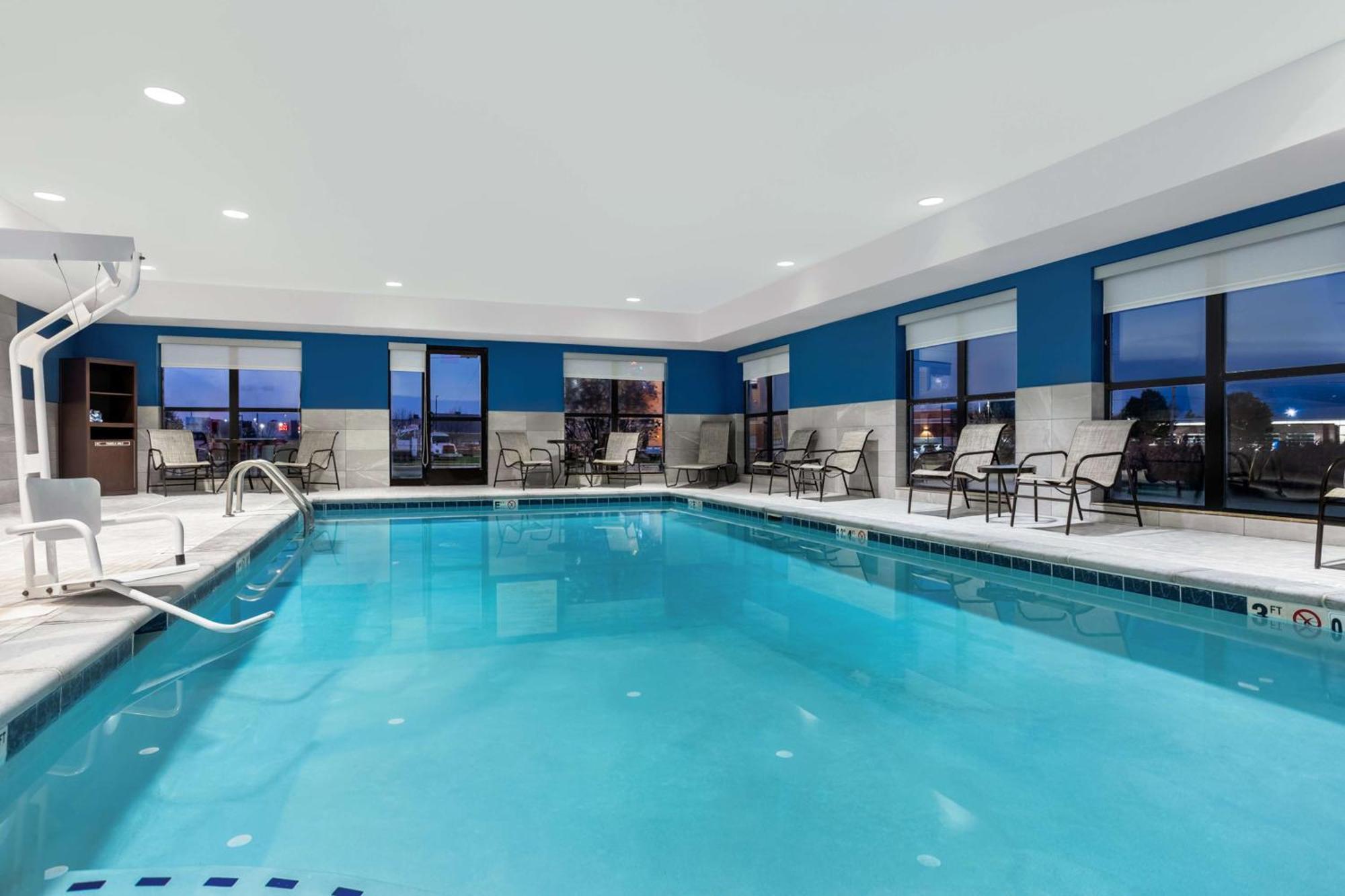 Hampton Inn & Suites Muncie Eksteriør bilde